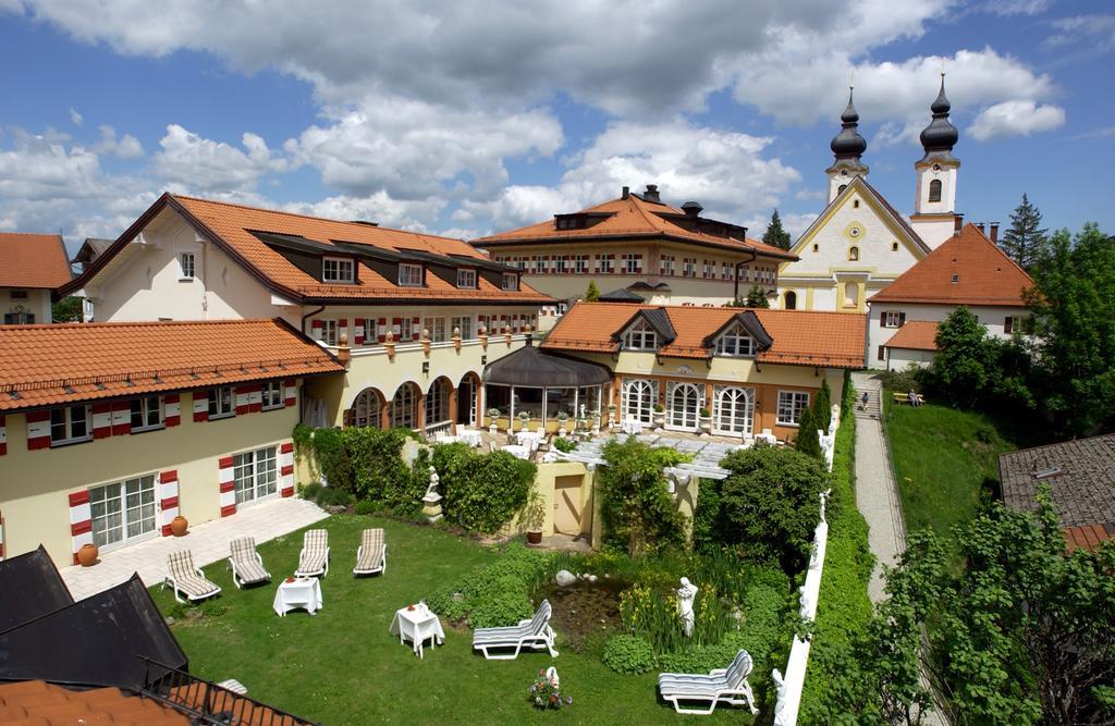 Отель Residenz Heinz Winkler Ашау-им-Химгау Экстерьер фото